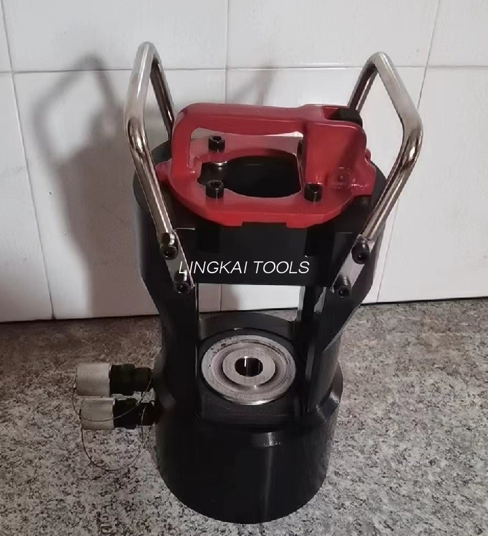 Pressa idraulica con pompa motorizzata per giunzione conduttori ACSR
