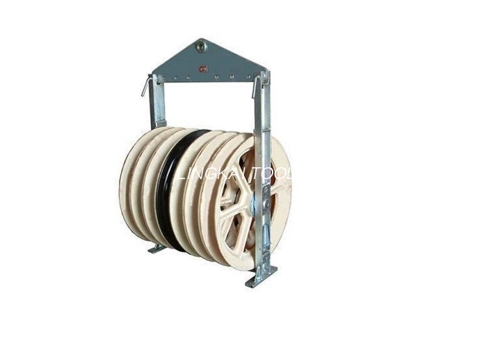 Puleggia conduttrice in bundle con cinque ruote in nylon diametro 916 mm per linea aerea