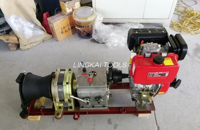 Piccolo cabestano diesel dell'estrattore del cavo di velocità veloce da 5 tonnellate singolo per la costruzione della linea elettrica